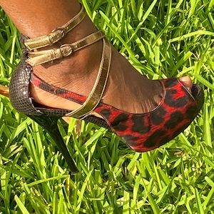 Sexy Guess Black and Red  Animal Print Stilettos, 8M